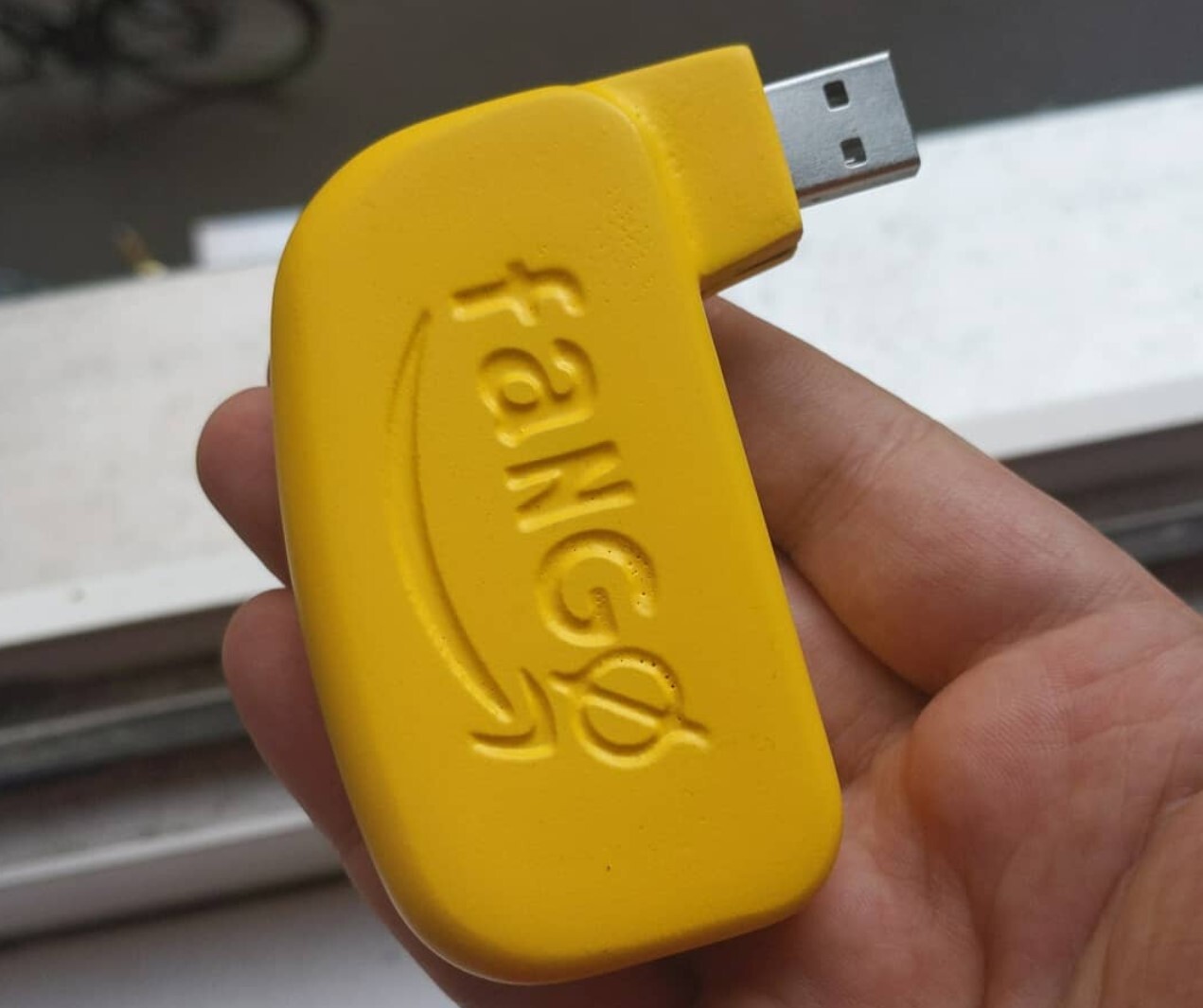 ¿Qué es FANGØ?, el nuevo cargador de privacidad de los teléfonos.